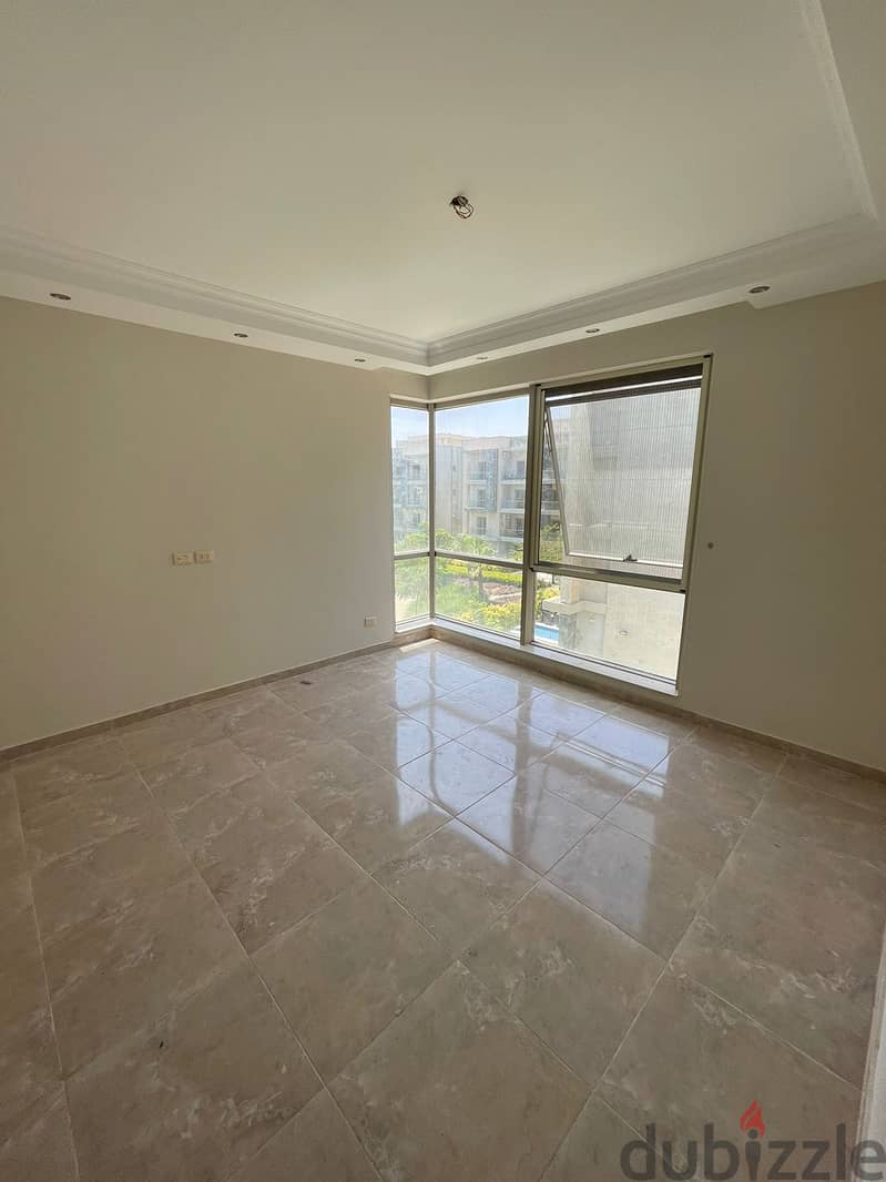 Apartment 194m for sale in galleria moon valley Prime location fully finished 4