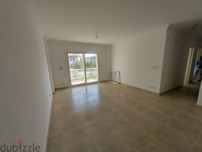 "3-bedroom apartment in the latest phases, with installment over 12 years, garden view. " 6