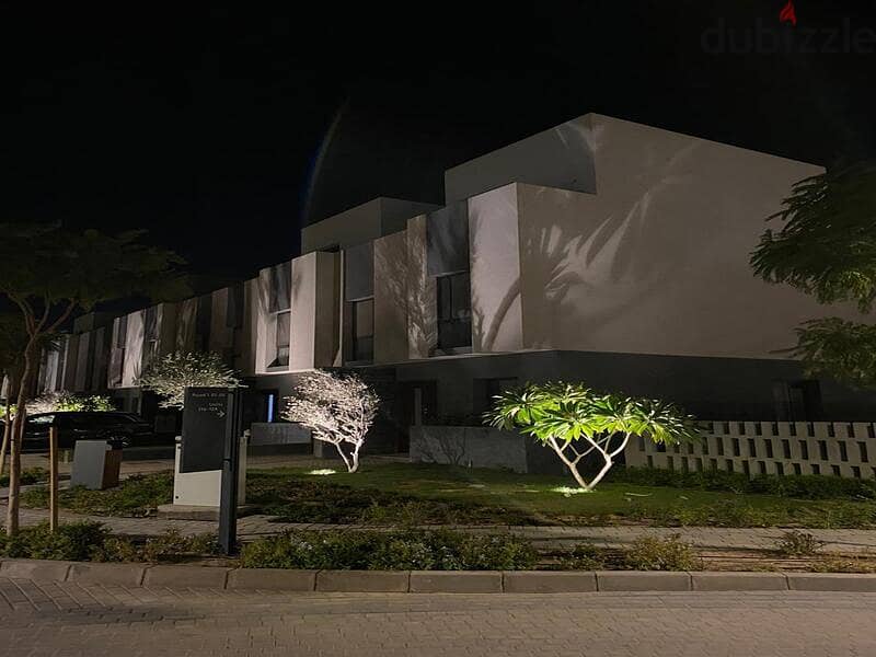 For sale, a villa ready for delivery in Al Burouj Compound, next to the International Medical Center 2