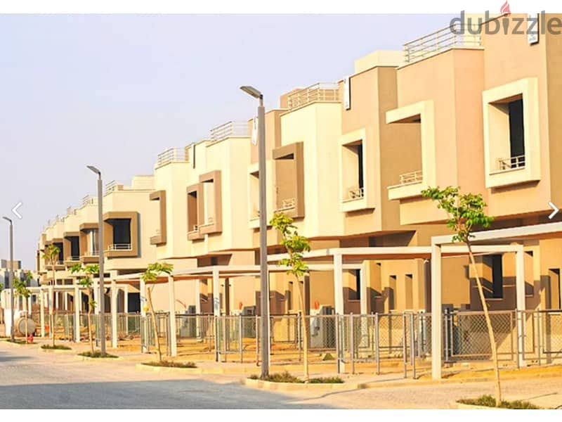 The lowest price Townhouse  226m middle for sale  View landscape in Palm Hills New Cairo 5