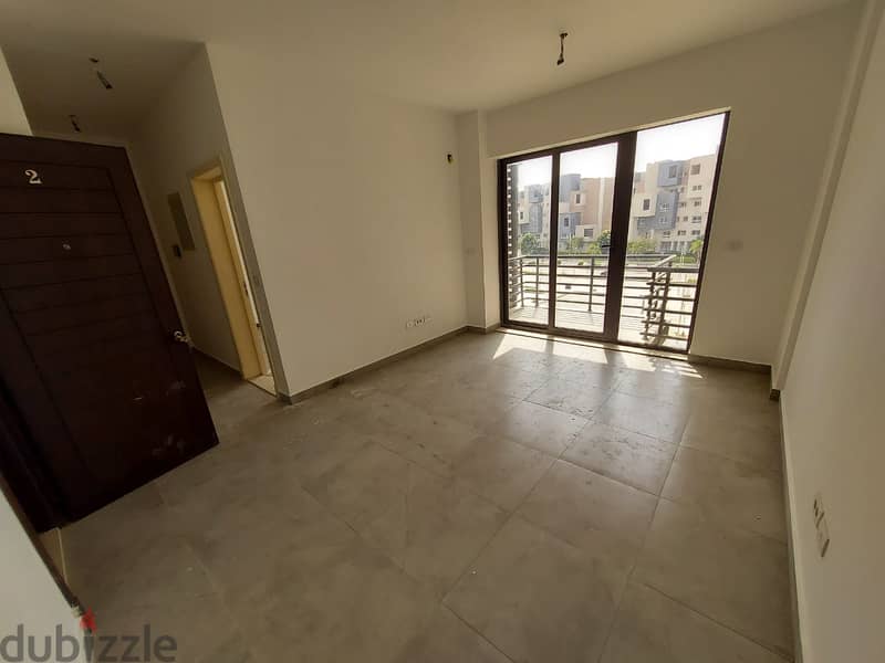 "Immediate Delivery Two-Bedroom Apartment with Installment Plans in the Latest Phase B8. " 4
