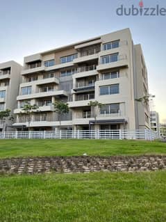 for sale apartment in palm hills capital garden 197m 3bed room directly from owner ready to move very prime location and view less than company price