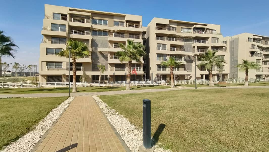 for sale apartment in palm hills capital garden 197m 3bed room directly from owner ready to move very prime location and view less than company price 1