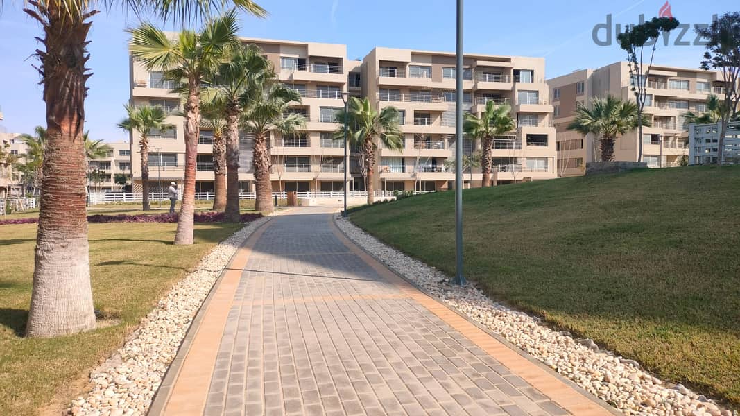 for sale apartment in palm hills capital garden 197m 3bed room directly from owner ready to move very prime location and view less than company price 2