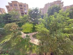 Apartment for sale in Madinaty, 250 square meters with a wide garden view, located in B1 phase, adjacent to the largest service complex.