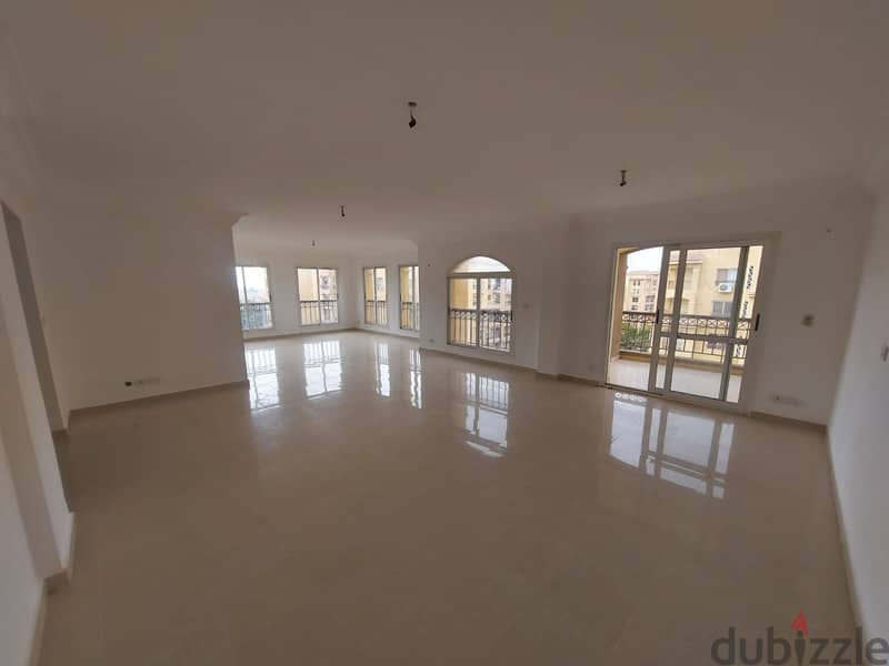 Apartment for sale in Madinaty, 250 square meters with a wide garden view, located in B1 phase, adjacent to the largest service complex. 9