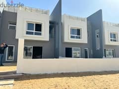 For sale, a townhouse in Hyde Parks Compound, in prime  located on landscape  at the lowest price in the market. 0