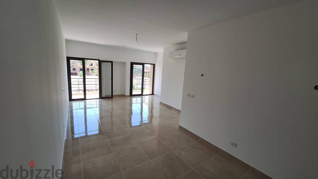 An apartment for rent in Al Marasem Compound with a distinctive view 4
