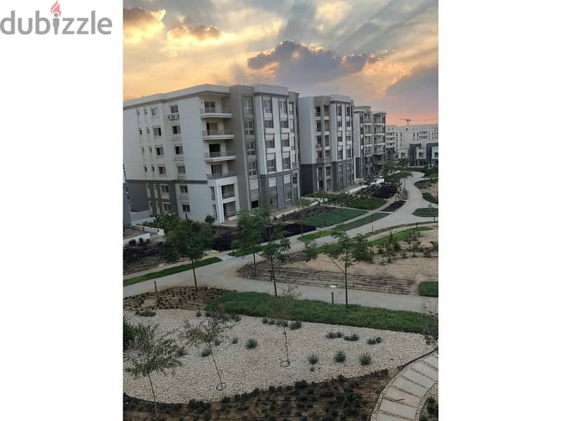 for sale apartment 207m with installments, in a prime location in compound Hyde Park New Cairo 8