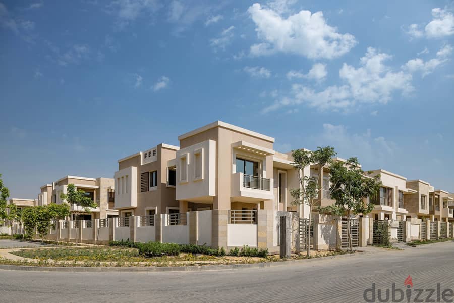 Townhouse villa 160 sqm corner for sale in the last stage of villas in Taj City Compound at a fantastic price in front of Cairo International Airport 1