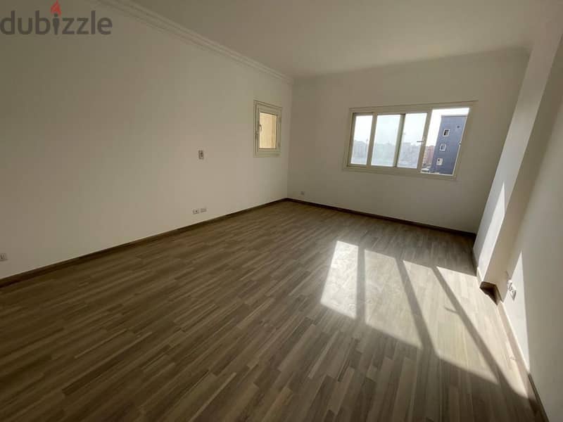 Apartment For sale 200m in B8 wide garden view 1