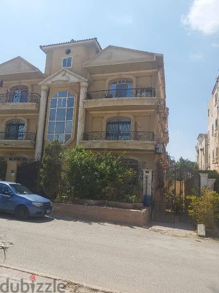 available Villa for sale 540 m 1