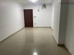 شقة ٩٠ متر في سيدي جابر برخصة اداري تصلح مكتب او عيادة