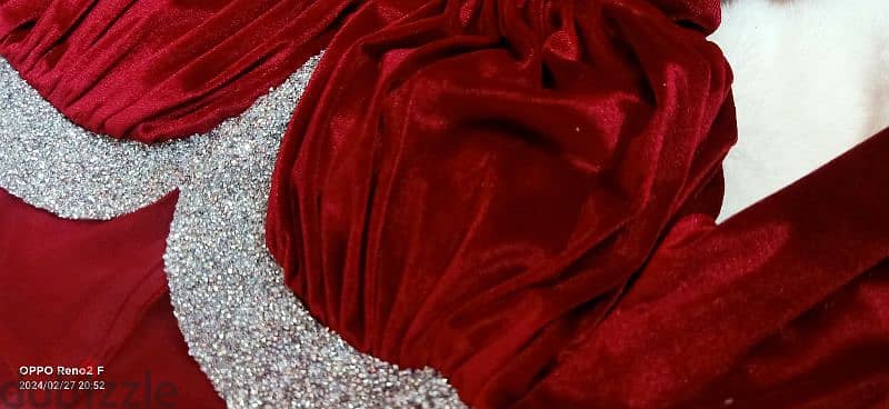 فستان سواريه قطيفه احمر 4