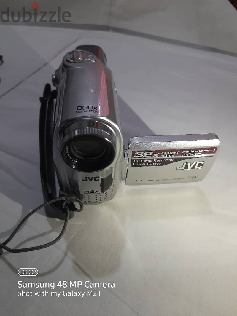 JVC camera tapes & memory card / كاميرا فيديو شرايط وللصور كارت ميموري 3