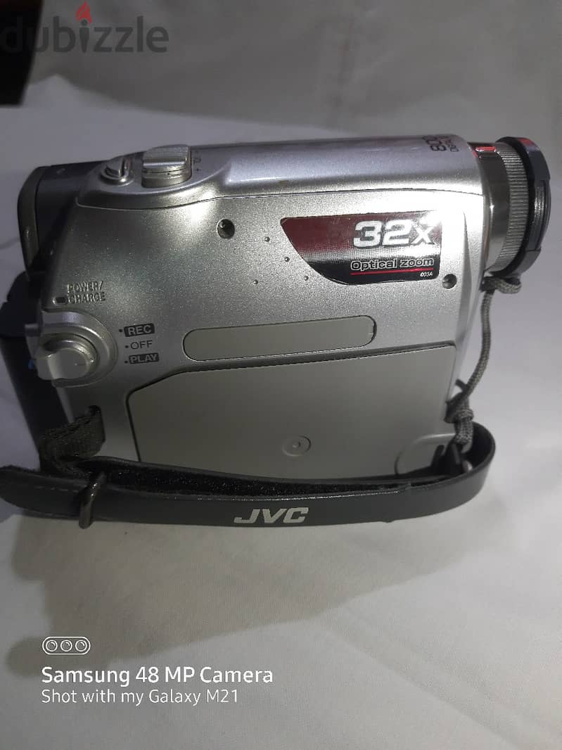 JVC camera tapes & memory card / كاميرا فيديو شرايط وللصور كارت ميموري 4