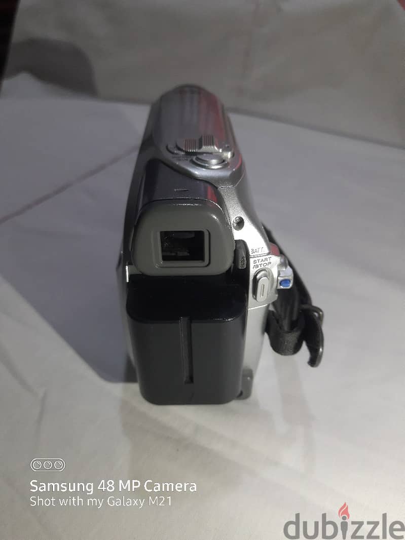 JVC camera tapes & memory card / كاميرا فيديو شرايط وللصور كارت ميموري 6