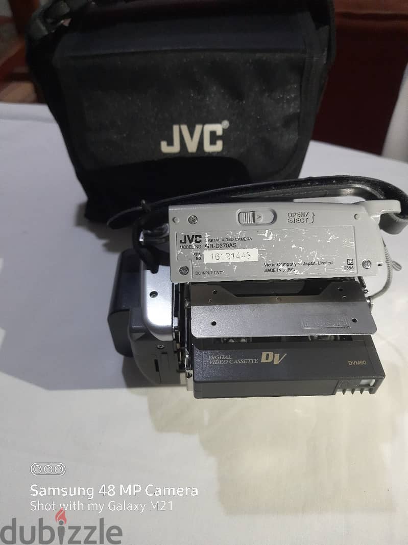 JVC camera tapes & memory card / كاميرا فيديو شرايط وللصور كارت ميموري 7