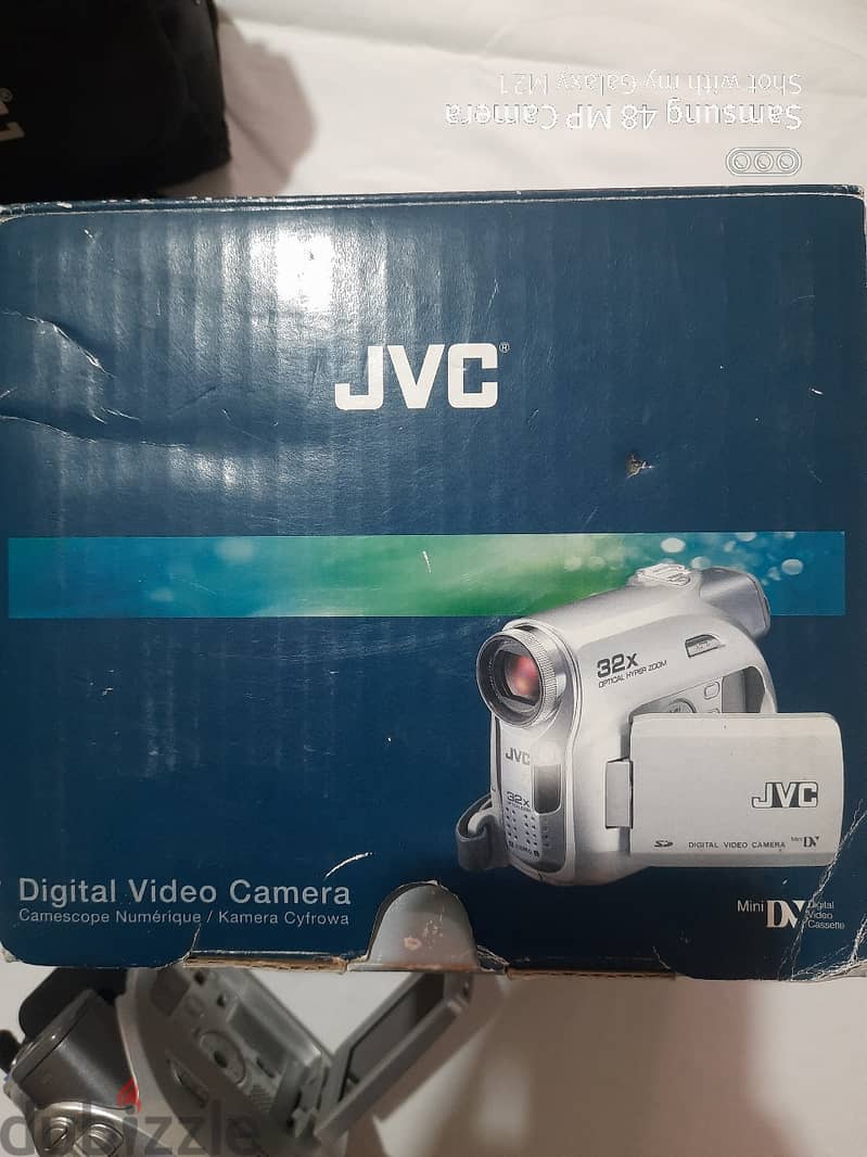 JVC camera tapes & memory card / كاميرا فيديو شرايط وللصور كارت ميموري 10