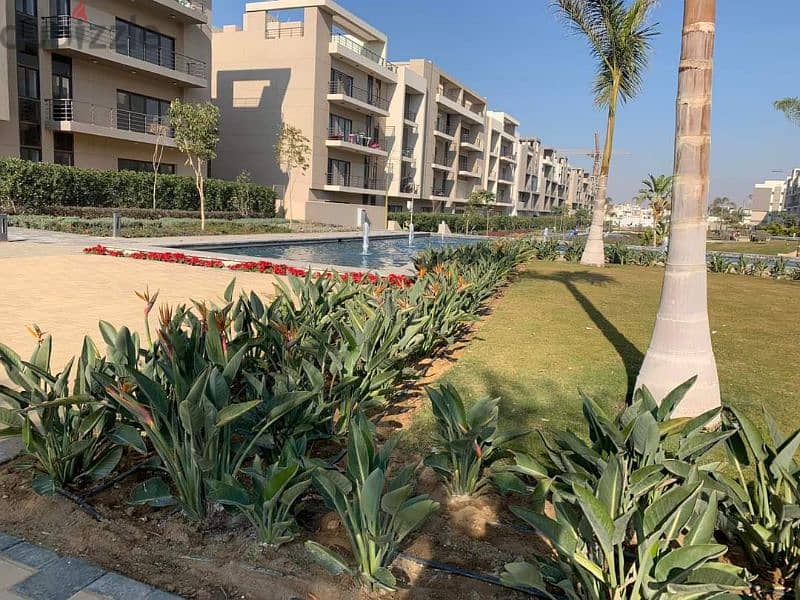 apartment 215m with 105m Garden for sale in fifth Square Marasem Resale 2