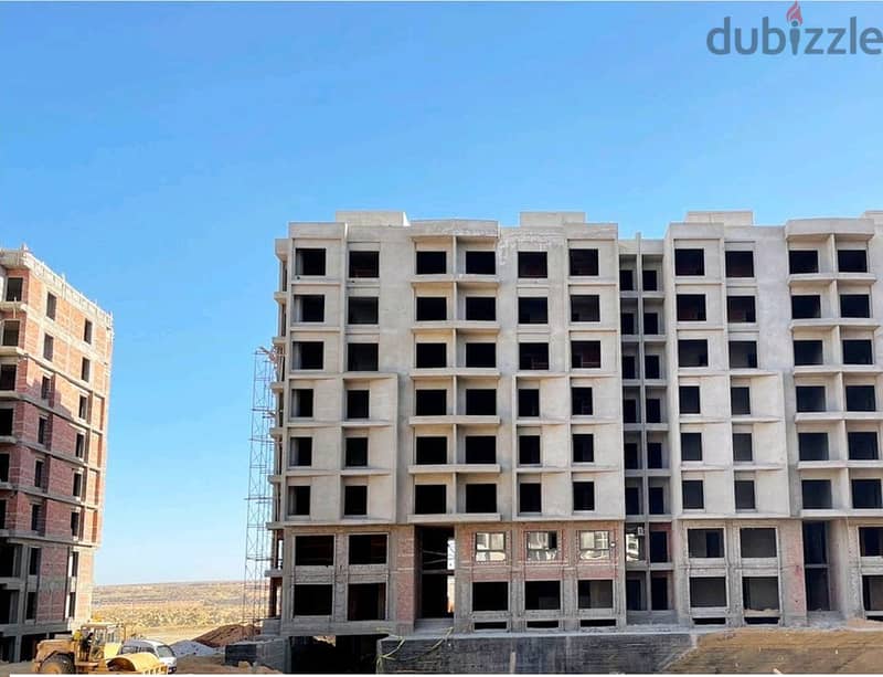 Apartment 3 bedrooms Prime Location with dp 10% R7 New Capital Green AV 3