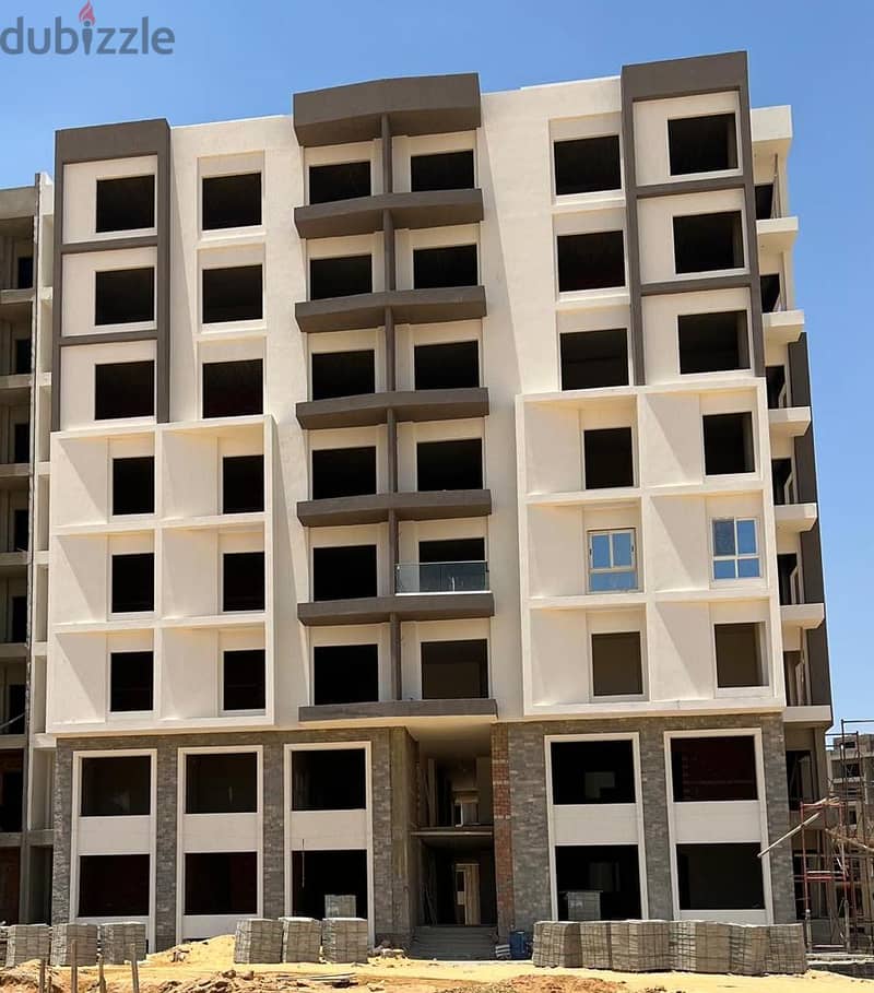 Apartment 3 bedrooms Prime Location with dp 10% R7 New Capital Green AV 5