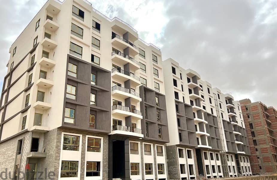 Apartment 3 bedrooms Prime Location with dp 10% R7 New Capital Green AV 10