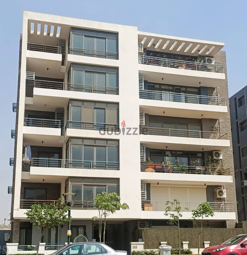 Apartment with garden for sale directly on the Suez Road in the First Settlement. 6
