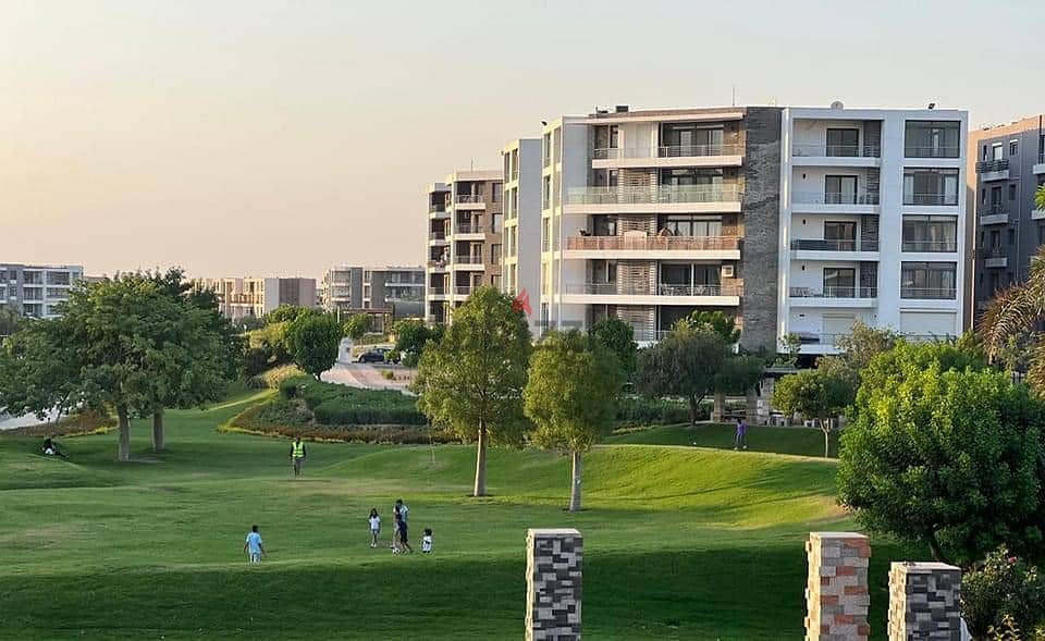 Apartment with garden for sale directly on the Suez Road in the First Settlement. 13