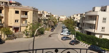 شقة للايجار بالحي السادس بمدينة العبور قريب لبنزينة وطنية