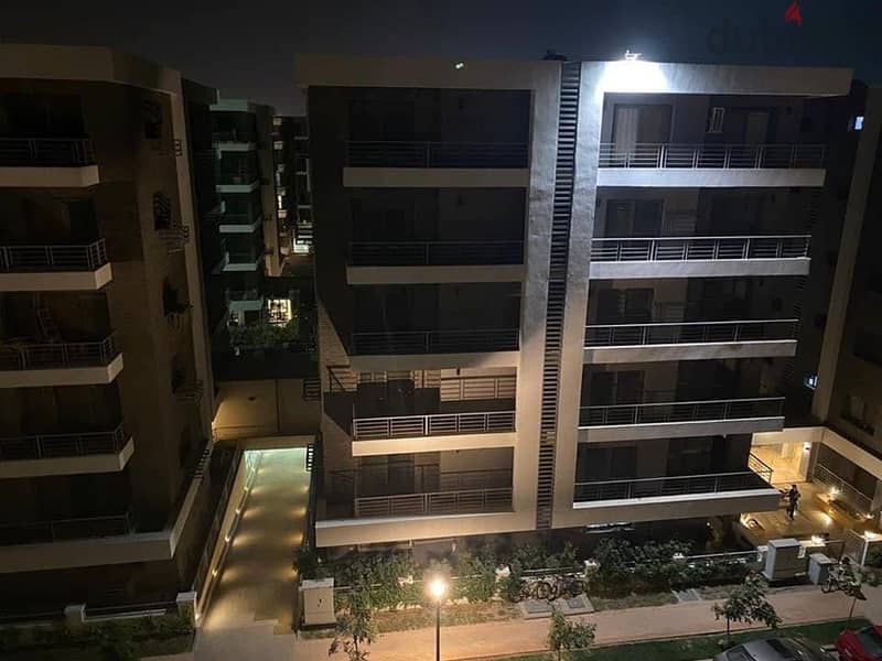 Apartment with 130 square meters and a 45 square meter garden for sale, located in front of Cairo International Airport, available for installment. 4