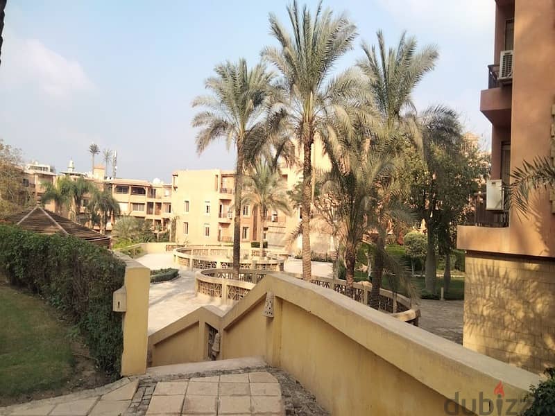 City view villa for sale in part d Panorama view of Cairo and pyramids. Land 800 sqm. 6