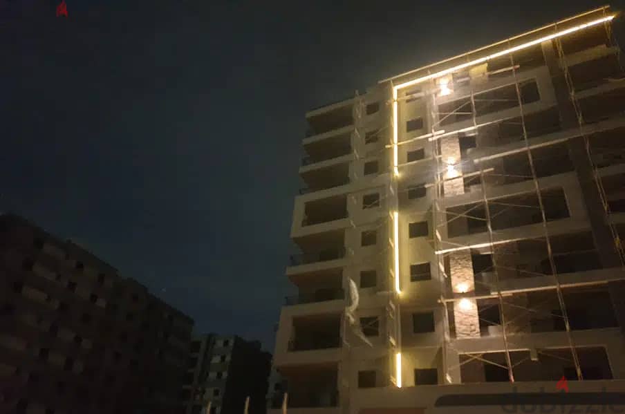 Apartment for sale, 100 meters in Zahraa El Maadi, inside a compound next to Wadi Degla, immediate receipt, 50% down payment, and the remaining over t 15
