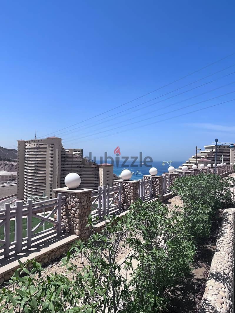 Take advantage of the opportunity to own a 200 sqm twin house villa in Port To Sokhna, with cable car view and a mosque 9
