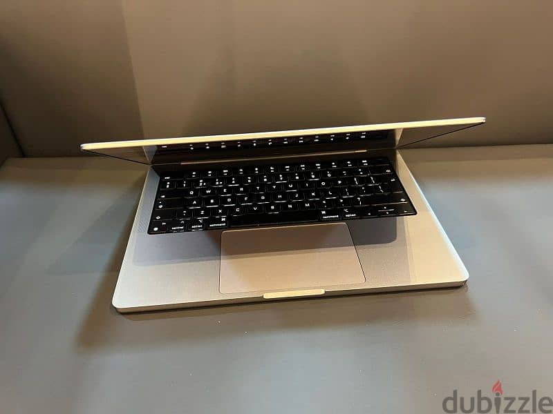 MacBook Pro (14.2- inch, Apple M1 Pro chip , 16RAM, 1TB ssd 9