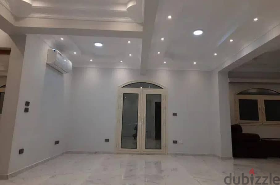 Apartment for sale with kitchen and air conditioners, New Cairo, Third District, near Al-Baghdadi Square  Finishing: Super Lux 1