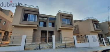 شقة في كمبوند بادية بالم هيلز متشطبة في الشيخ زايد بجانب مول العرب