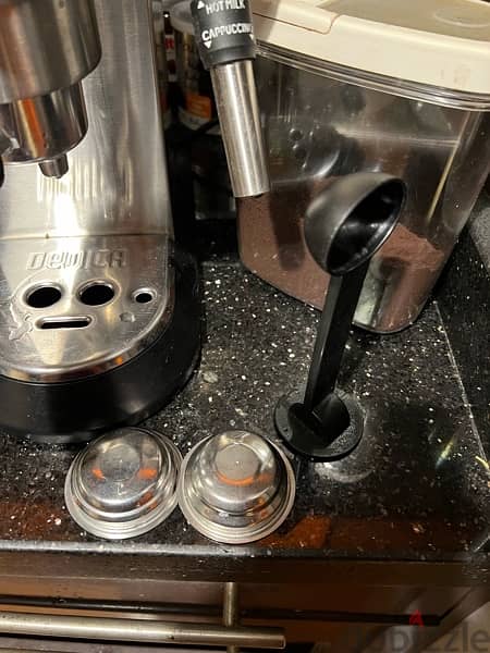 Deloungi Dedica espresso coffee machine 2