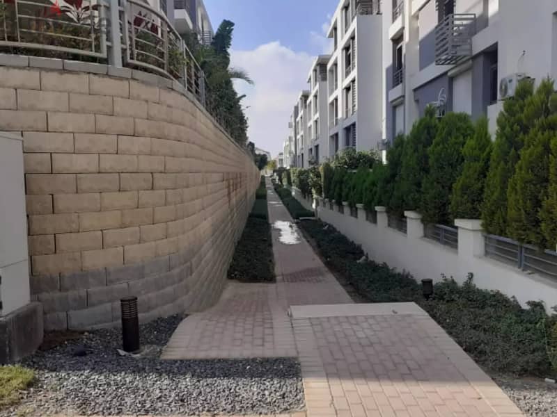 Apartment for sale with an open view on the garden - with a down payment of only 800 thousand  5 minutes from Heliopolis, 6