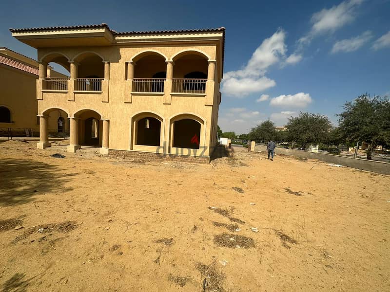 Detached villa for sale in Madinaty, corner plot on two streets, facing the golf course, 740 sqm. 6