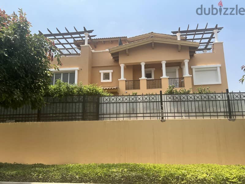 The lowest down payment for a twin house classic 300 meters in compound  Hyde Park, with installments 2