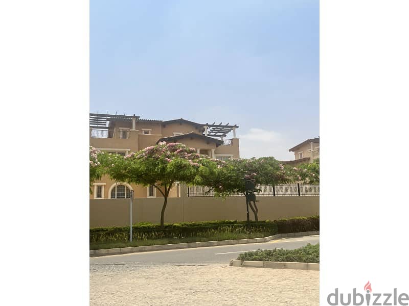The lowest down payment for a twin house classic 300 meters in compound  Hyde Park, with installments 4
