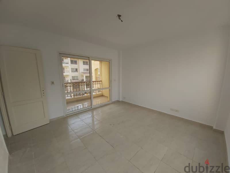 "An empty 175-square-meter apartment is available for rent with a stunning canal view in Madinaty B3. " 1