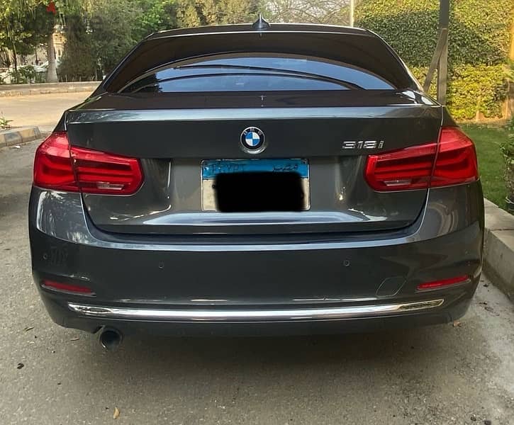 BMW 318 2018 Luxury 3