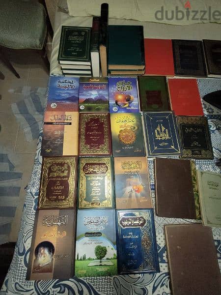 مكتبه اسلاميه تضم كتب حديثة وكتب قديمة تراثية 1