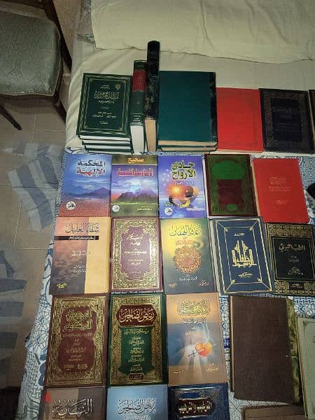مكتبه اسلاميه تضم كتب حديثة وكتب قديمة تراثية 2