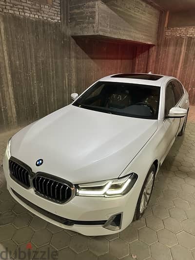 Bmw520i 2023 Luxury-ZERO-Pearl White/Camel وكيل