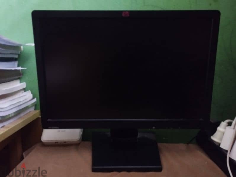 HP LE1901w 19" LCD Monitor 1