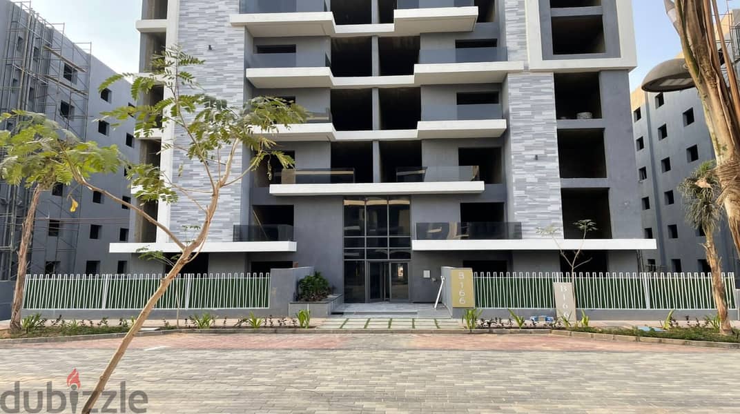 Immediately receive your apartment and live on a high level, full of tranquility and privacy, in the best compound in October, Sun Capital Compound. 3