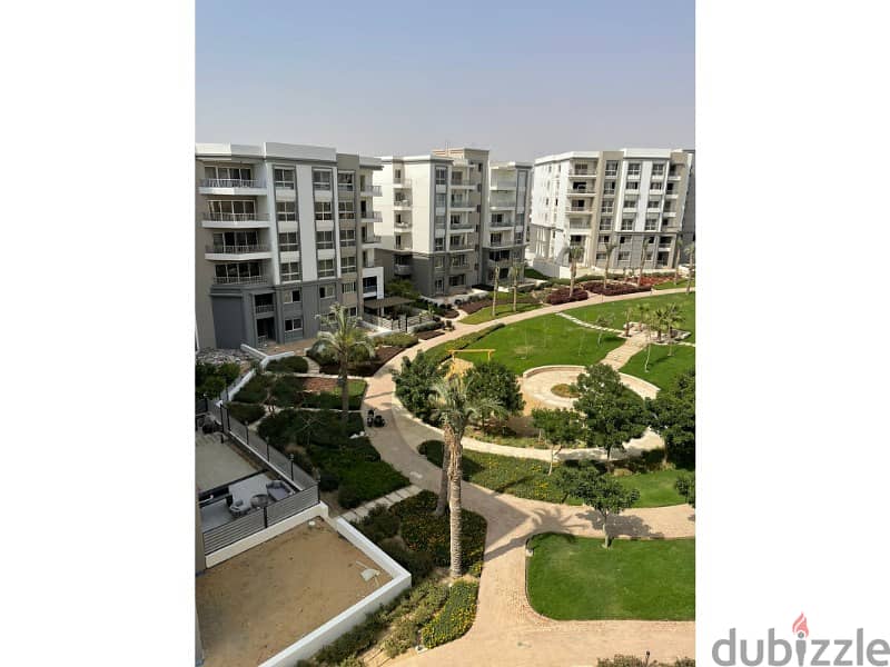 Apartment  160m very prime location in hyde park  under market price  view pool and landscape  delivery 6 month 2